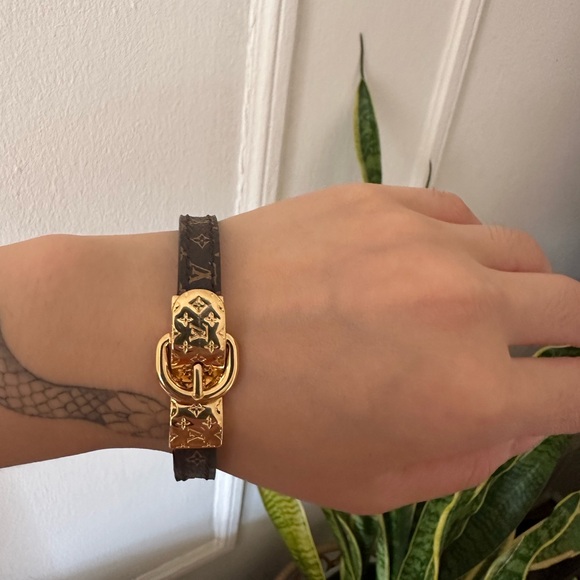 Louis Vuitton Jewelry - LV Fasten Your LV Bracelet*FULL INCLUSION
